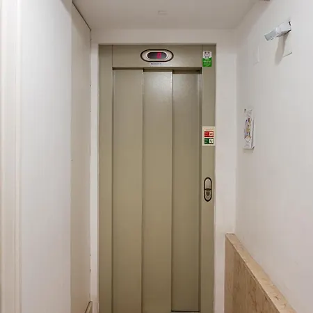 Chic 1-bedroom In Cais Do Sodre - Modern And Appartement Lissabon