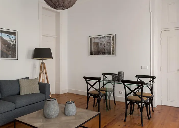 Chic 1-bedroom In Cais Do Sodre - Modern And Daire Lisboa