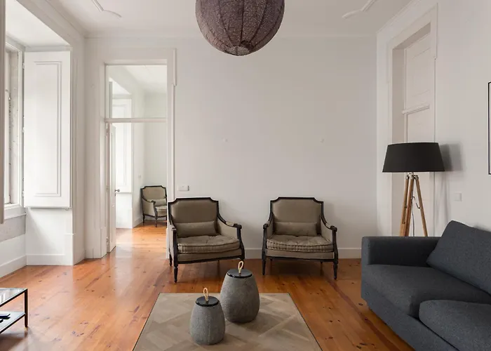 Chic 1-bedroom In Cais Do Sodre - Modern And Daire Lisboa