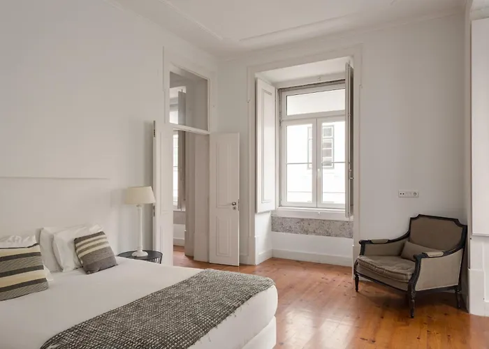 Chic 1-bedroom In Cais Do Sodre - Modern And Daire Lisboa