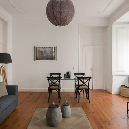 Chic 1-bedroom In Cais Do Sodre - Modern And * Lisbon