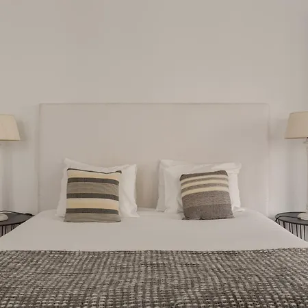 Chic 1-bedroom In Cais Do Sodre - Modern And * Lizbona